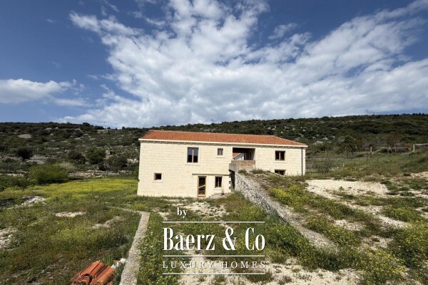 photo 20 Brač, Nerežišća, a stone villa on a spacious plot of 28,122 m².