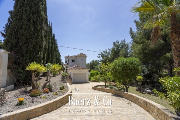 photo 7 Elegant Andalusian-style villa with guest apartments and panoramic views