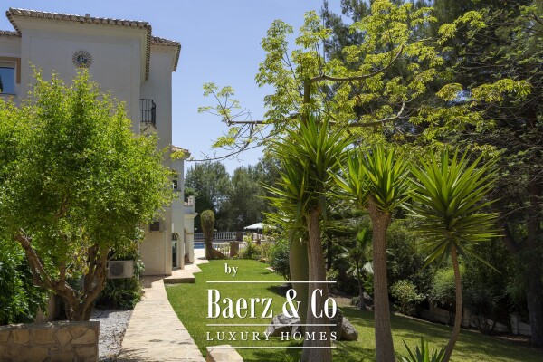 photo 8 Elegant Andalusian-style villa with guest apartments and panoramic views