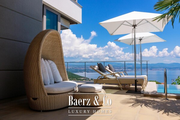photo 7 Opatija, Oprić, exclusive villa of 375 m² with panoramic views, swimming pool and sauna