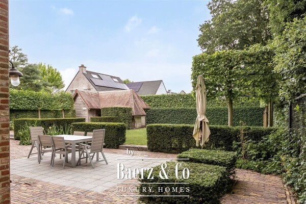 photo 35 Gelegen in doodlopende straat 6slpk,3badks!