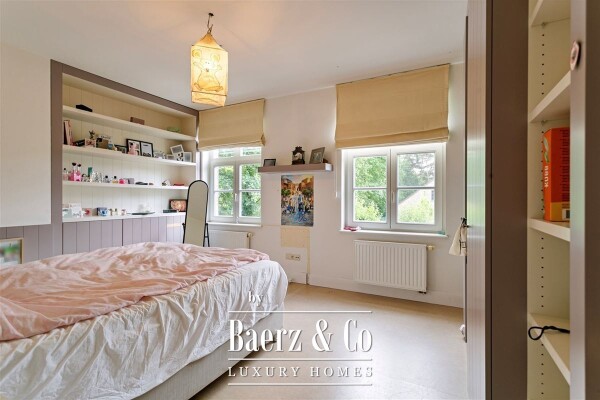 photo 26 Gelegen in doodlopende straat 6slpk,3badks!