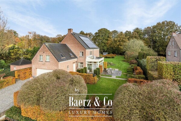 photo 1 Rustig gelegen villa met 4 slpk!