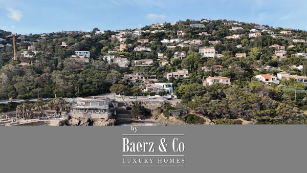 photo 3 Villa in Les Issambres - Panoramic ocean view - Beach within walking distance