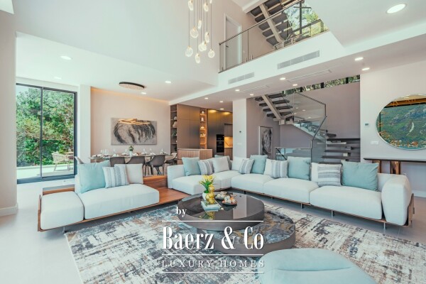 photo 9 Luxurious VIlla in Kotor with a Sea View and a Pool
