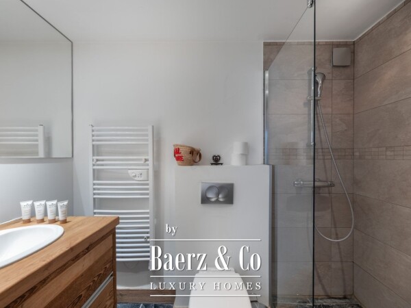 photo 6 5-bedroom apartment - Ideally located