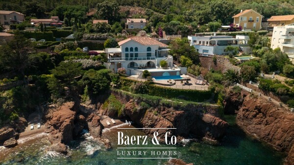 photo 2 EXCEPTIONAL WATERFRONT VILLA ON THE FRENCH RIVIERA