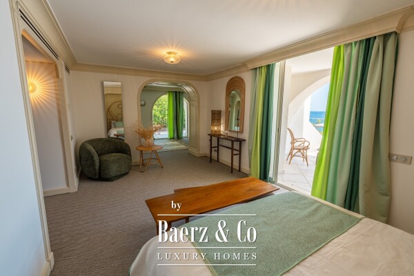 photo 9 EXCEPTIONAL WATERFRONT VILLA ON THE FRENCH RIVIERA