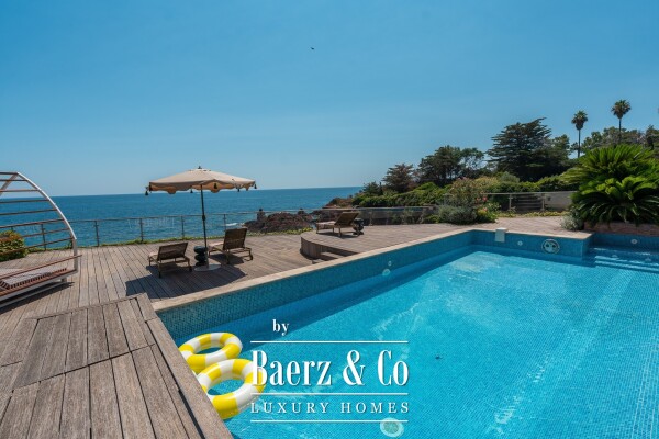 photo 19 EXCEPTIONAL WATERFRONT VILLA ON THE FRENCH RIVIERA