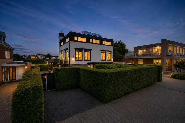 photo 1 Raadhuislaan 4