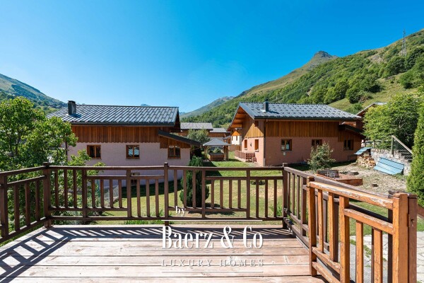photo 3 Village house to renovate just steps from the ski lifts
