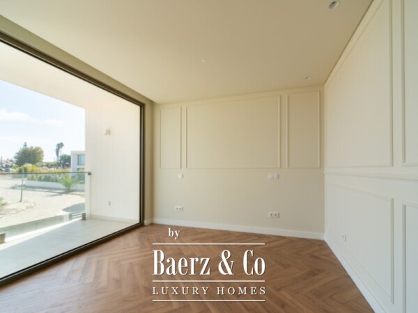 photo 27 Brand-New Contemporary Villa in São João das Lampas, Close to the Beach