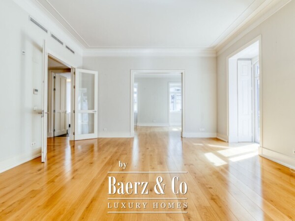 photo 19 Luxury 2 bedroom with 140sqm garden and garage in Lisbon