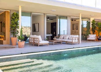 Luxury Garden Villa with Private Garden and Water Feature